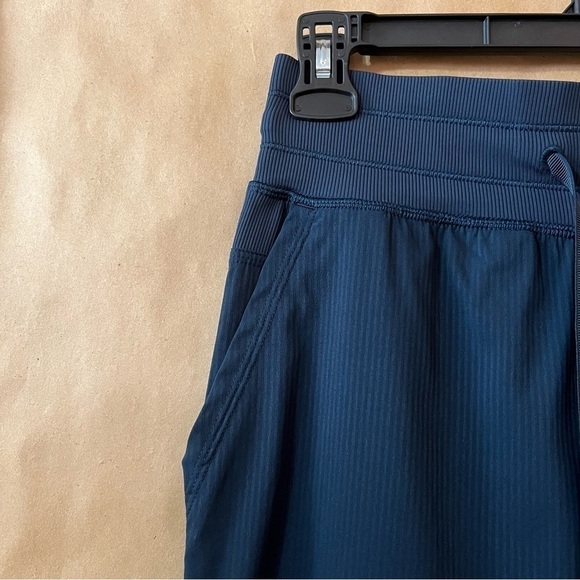 Lululemon | NWT Dance Studio Crop II (Unlined 20") Pants Nocturnal Teal Size 2 - Picture 7 of 15